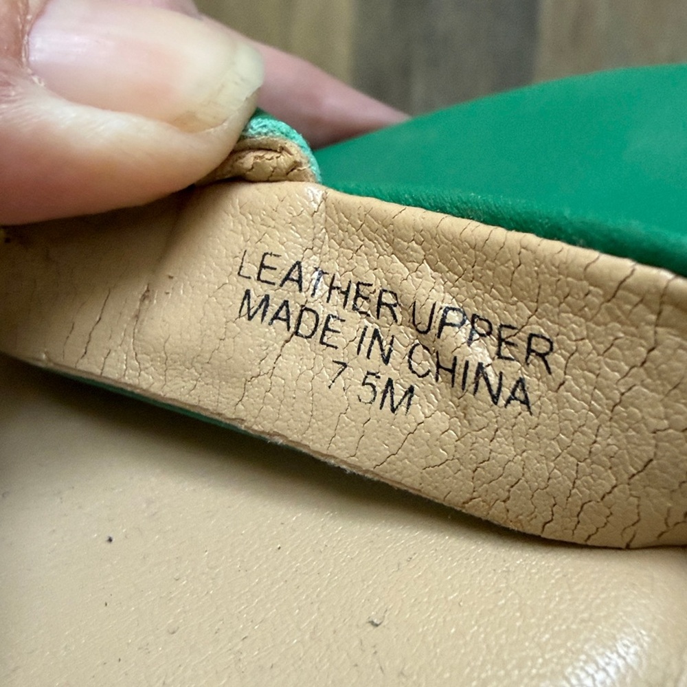 Talbots Green  Leather T-Strap Sandals with Gold Accent - Picture 8 of 8